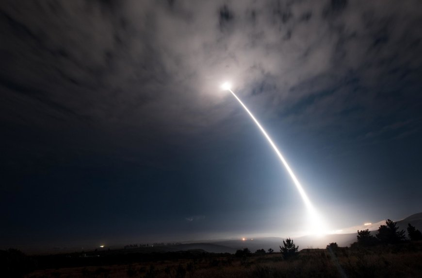 آزمایش موشک قاره پیمای «مینتمن-3» آمریکا در بحبوحه تنش با شرق دور