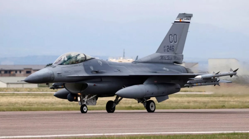 دانمارک ارسال جنگنده های اف ۱۶ به اوکراین را چند ماه به تعویق انداخت